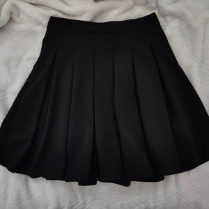 Black pleated skirt NWOT